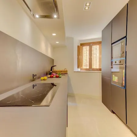 Sleeps 7 With Pool And Wifi Villa