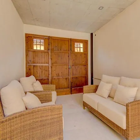 Sleeps 7 With Pool And Wifi * Pollenca