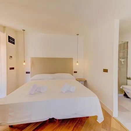 Sleeps 7 With Pool And Wifi *