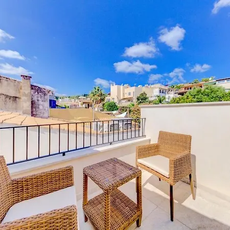Villa Sleeps 7 With Pool And Wifi